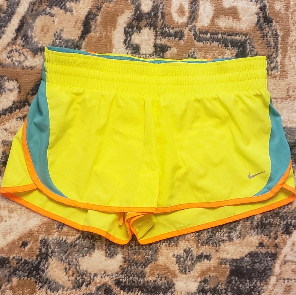 Nike dri-fit shorts women's medium like new